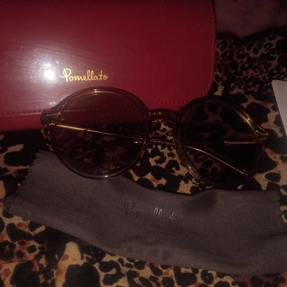 Pomellato Gold Sunglasses with Red Case - Picture 3 of 5